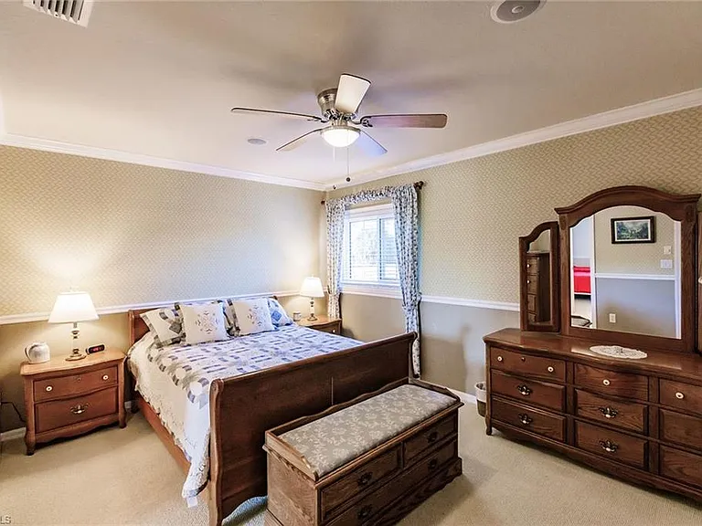 7859 Berkshire Pines Dr — Photo 32