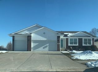 10717 S 210th St, Gretna, NE 68028