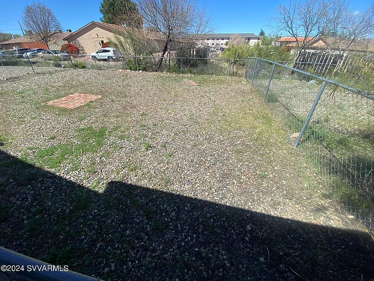 126 E Paula Cir #B — Photo 11