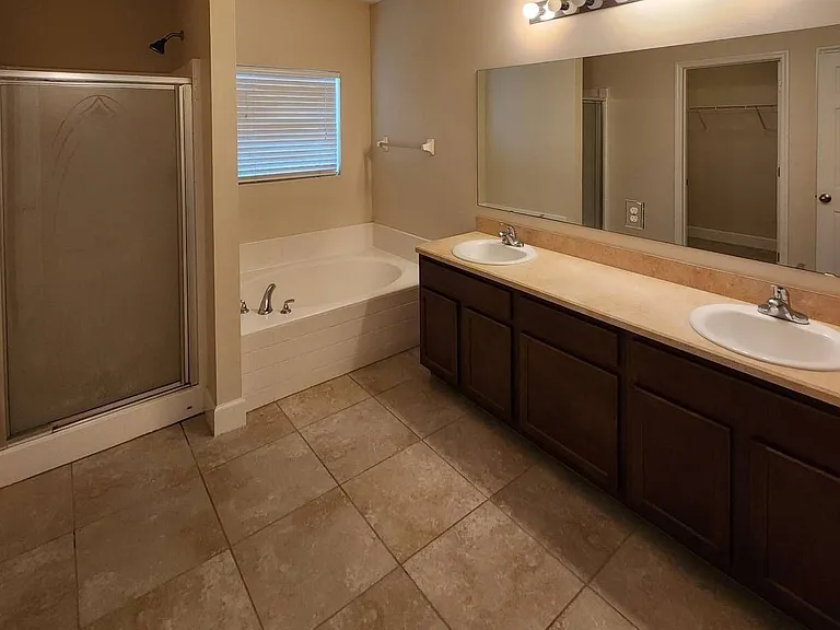 5352 Talbot Blvd — Photo 20