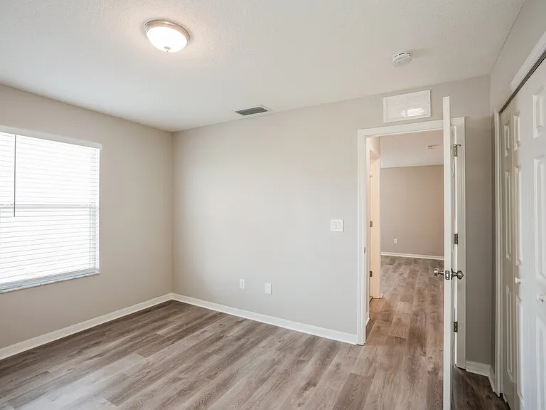 11410 Blue Lilac Ave — Photo 13