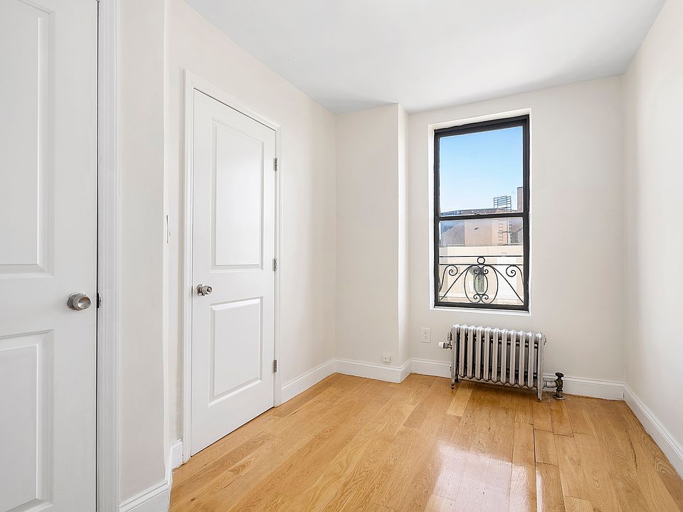 2nd image of 180 Borinquen Pl APT 27