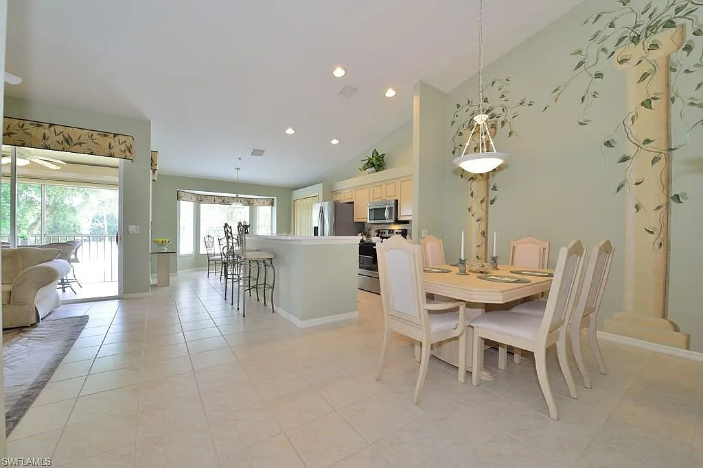 2 bed, 2.0 bath, 1134 sqft, $4,500 — Photo 2