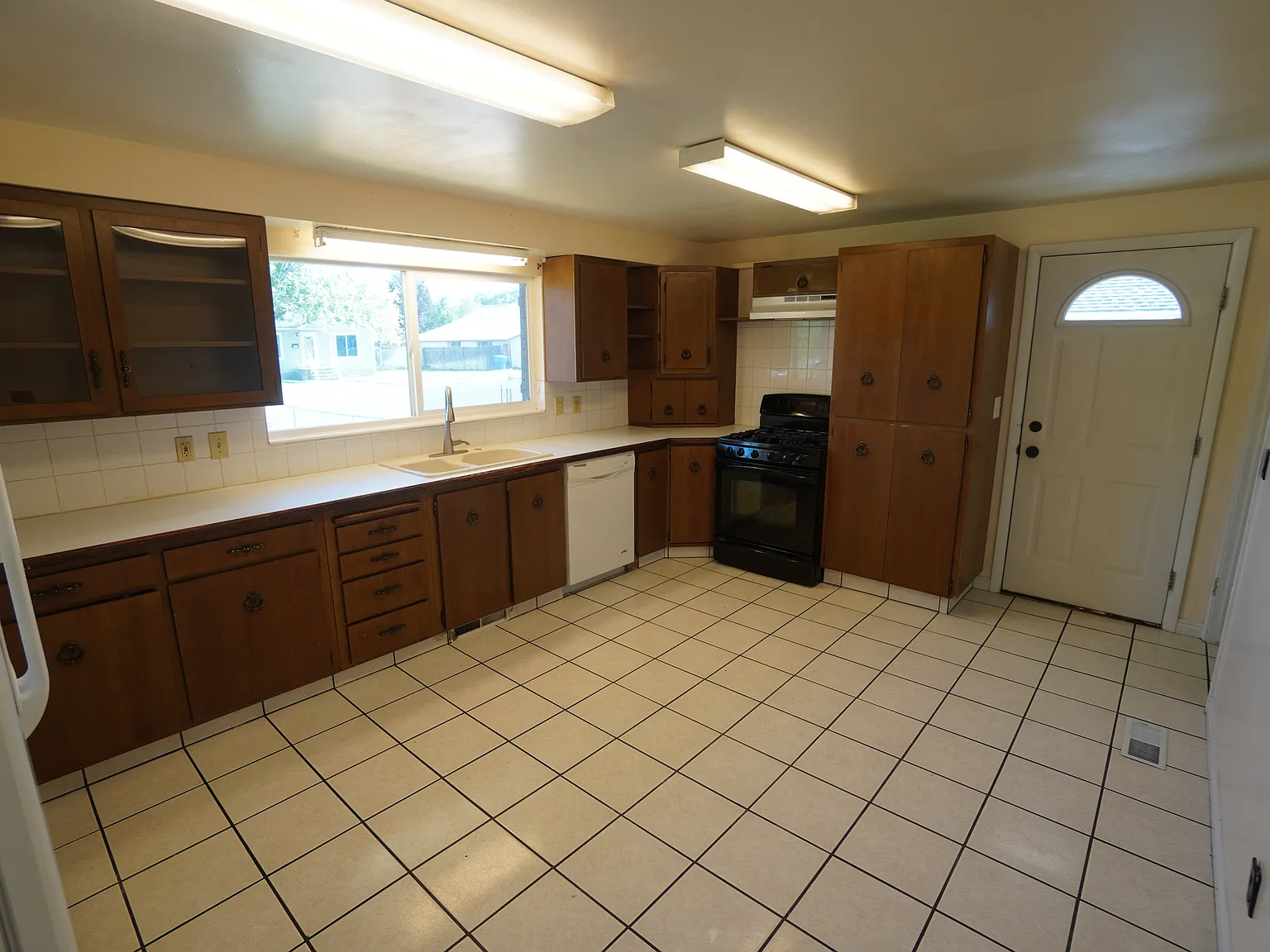 277 W 2300 N Sunset — Photo 2