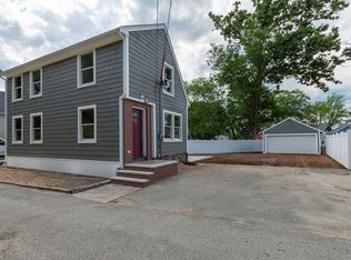 4 Meadow Ave, Merrimac, MA 01860