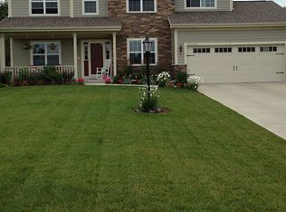 W169N5361 Oak Ridge Trl, Menomonee Falls, WI 53051