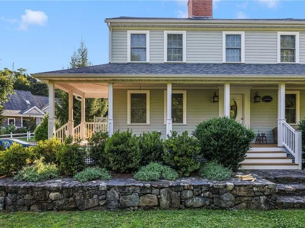 20 Stonecroft Cir #A, North Kingstown, RI 02852
