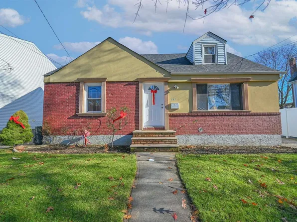 131 Manor Parkway, Uniondale, NY 11553