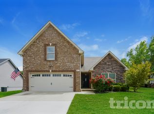 221 E Winterberry Trl, White House, TN 37188