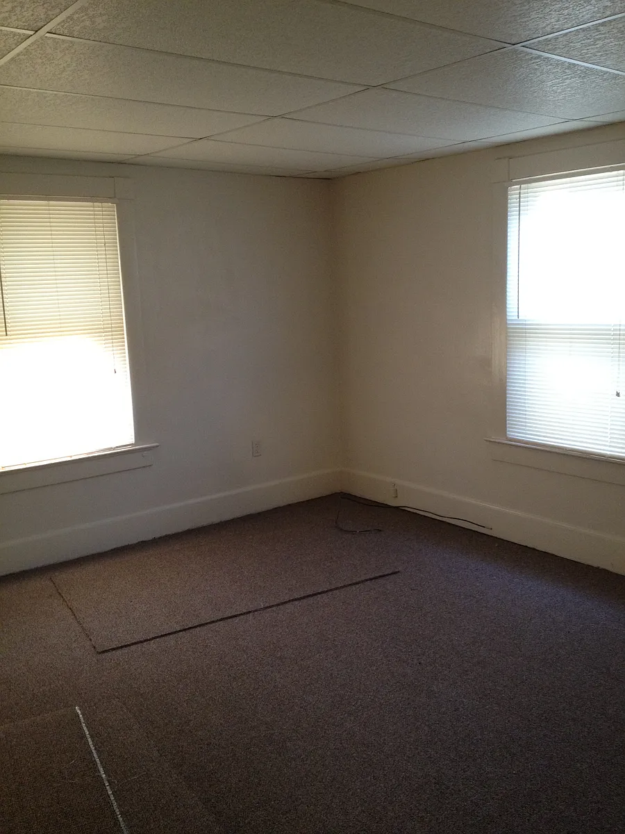 Building Photo - 27 E Kerr St #B