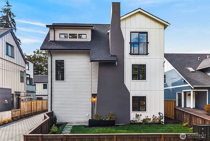 2nd image of 2631 34th Avenue W