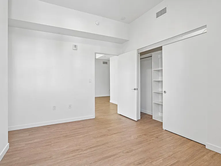 Kara Apartment in Koreatown — Photo 46
