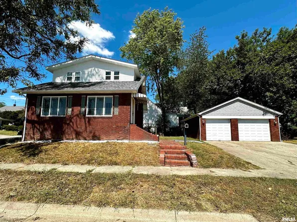 300 E South St, Harrisburg, IL 62946