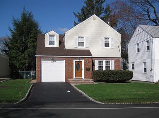 458 Whitewood Rd, Union, NJ 07083