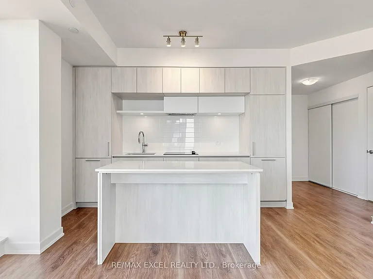 6 David Eyer Rd #602 — Photo 17