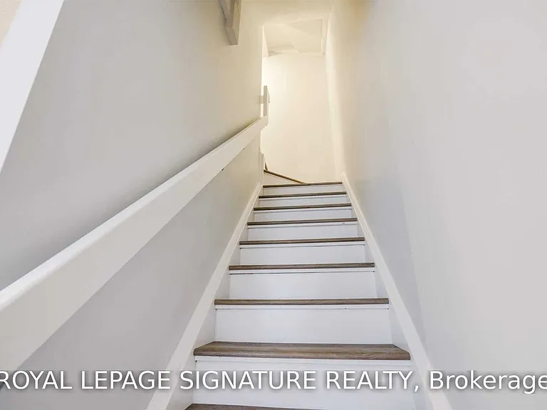 42 Western Battery Rd #704 — Photo 14