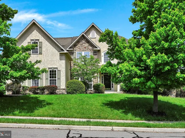 46 Winding Brook Dr, Reading, PA 19608