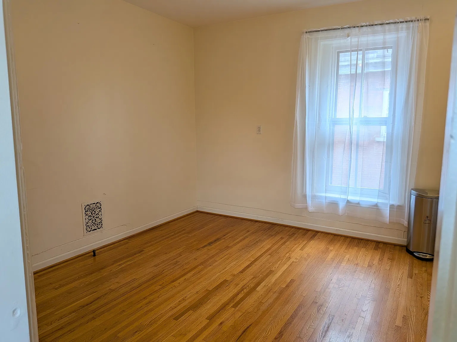 Studio, 500 sqft, $975 — Photo 4