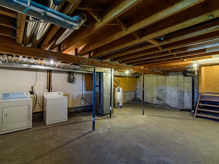 10 Albina Way — Photo 9