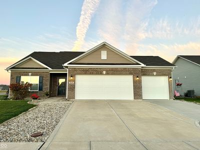 6038 Emerald Commons Dr, Indianapolis, IN, 46221