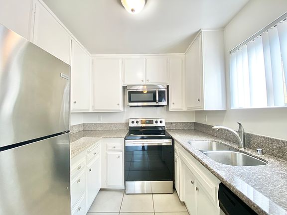 4th image of 2106 S Bentley Ave APT 4