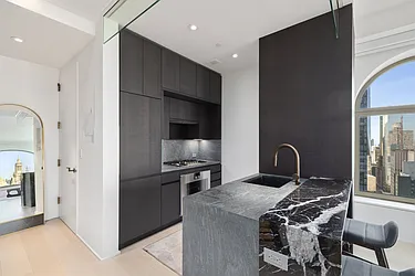 Rented by R New York