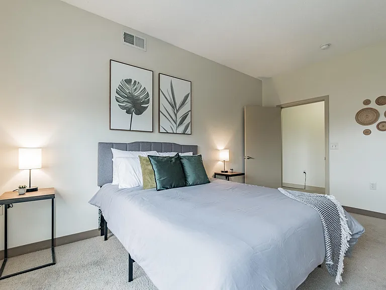 Portal Place Apartments — Photo 16