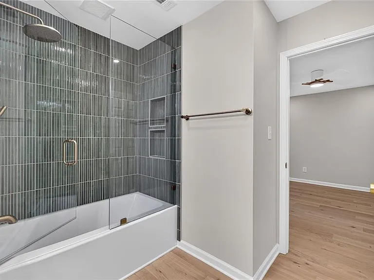 4996 N Peachtree Rd — Photo 21
