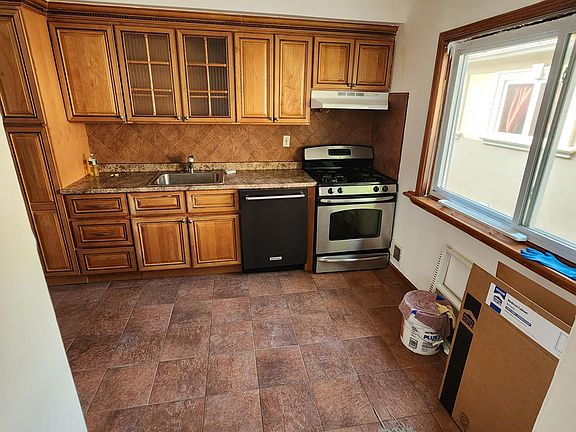 3rd image of 2732 E 65th St #2