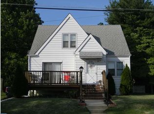 52 Beach Ave, Pennsville, NJ 08070