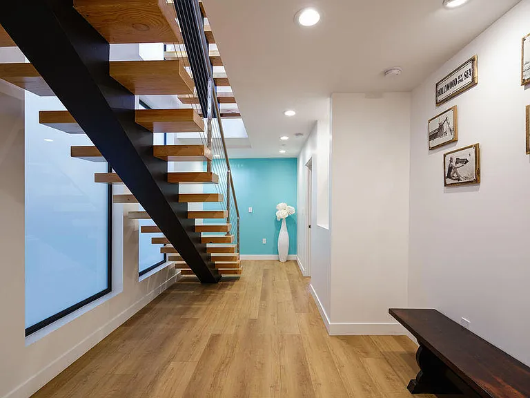 3920 Ocean Dr — Photo 29