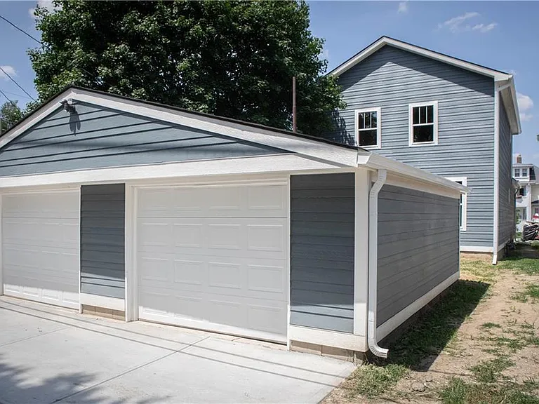 1709 Woodlawn Ave — Photo 33