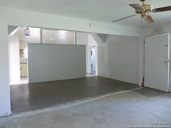 4th image of 2302 SPICEWOOD DR