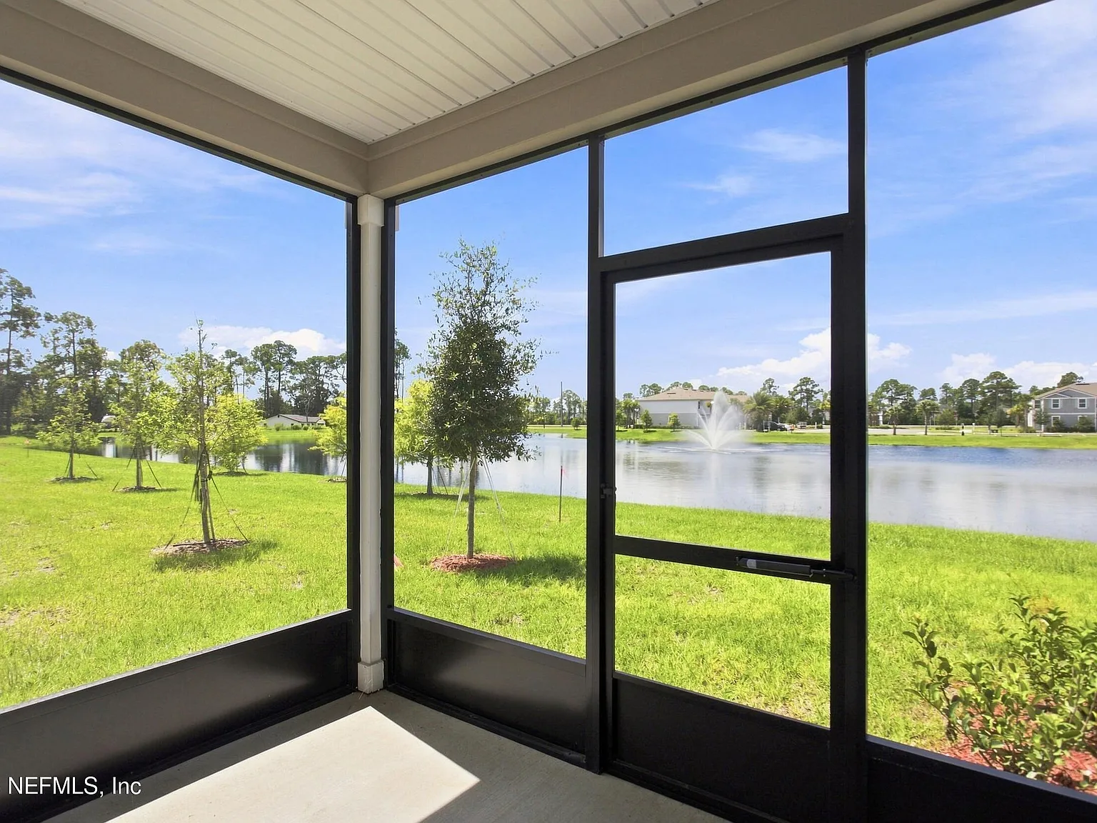 3 bed, 2.5 bath, 1308 sqft, $1,900 — Photo 2