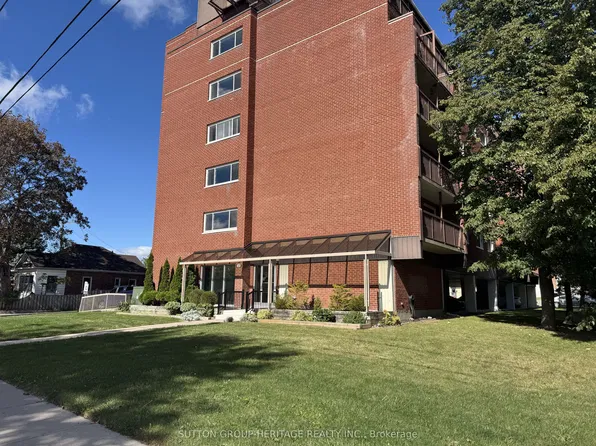144 Queen St W #403, Clarington, ON L1C 1M9