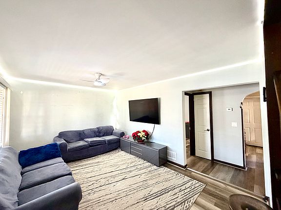 5th image of 15-26 Elmary Pl #A