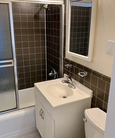 Bathroom with Tub/Shower