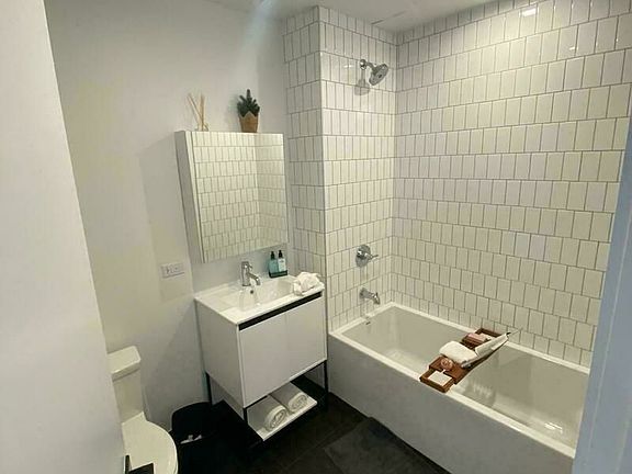 5th image of 2512 Bedford Ave #2B