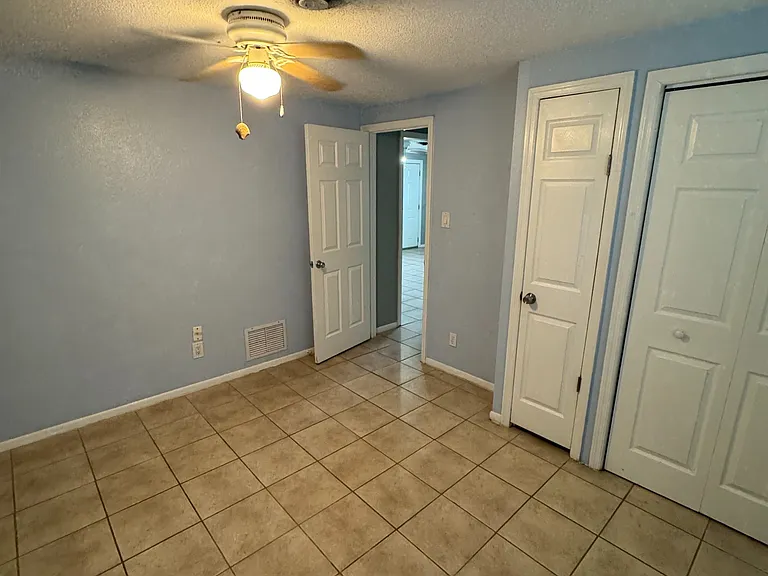 626 Yale St — Photo 4