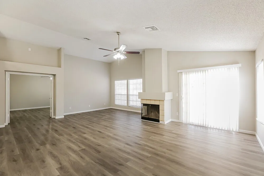 3 bed, 2.0 bath, 1763 sqft, $2,670 — Photo 4