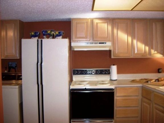 Kitchen Food Prep Area