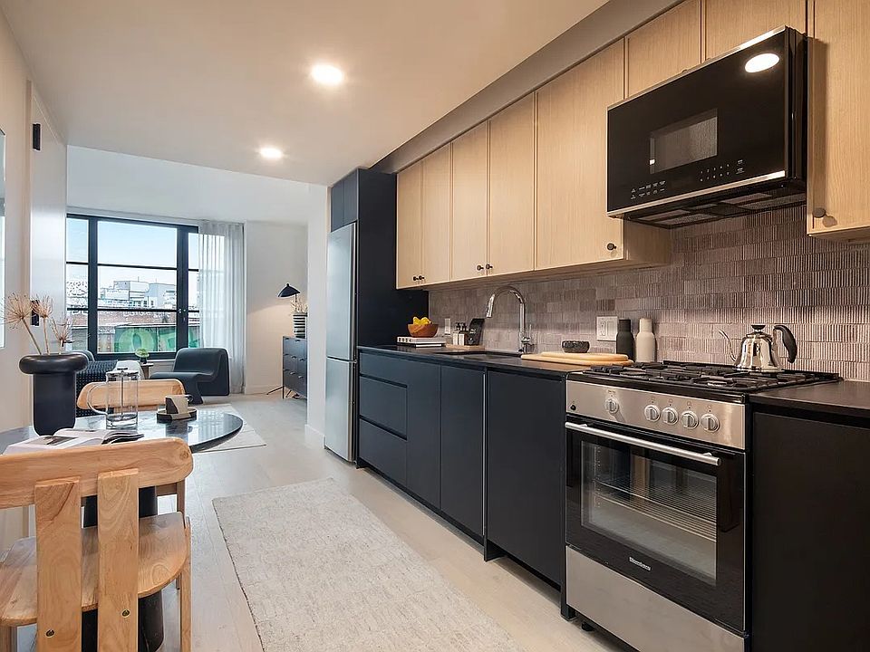 1st image of 1100 Myrtle Ave #633