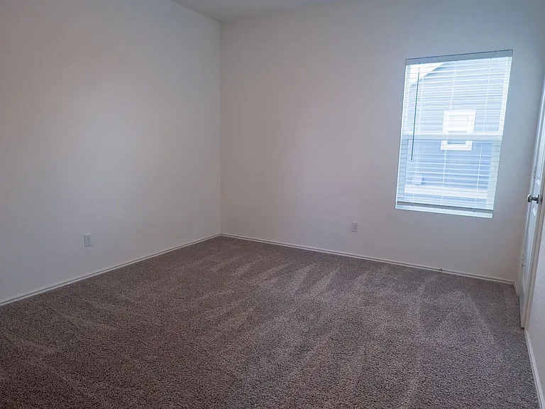 1321 Weatherford Ln — Photo 17