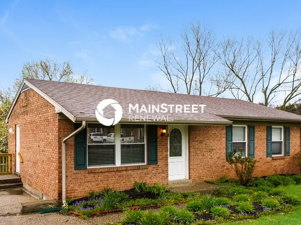 1303 Woodcreek Dr, La Grange, KY 40031