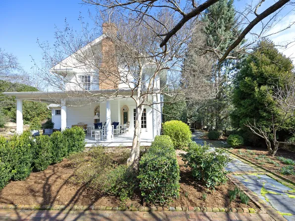 111 Battle Ln, Chapel Hill, NC 27514