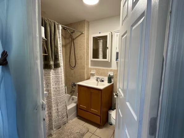 22-14 Astoria Boulevard image 14 of 14