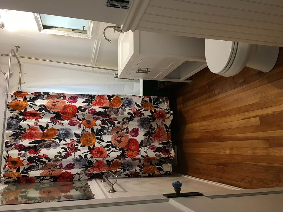 2nd image of 27 Southold Rd #1