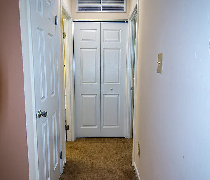 Ashley Apartments — Photo 46
