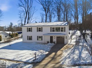 8615 Kerry Ln, Springfield, VA 22152