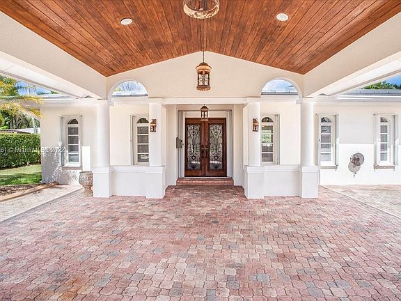 2nd image of 14610 Pompano Dr
